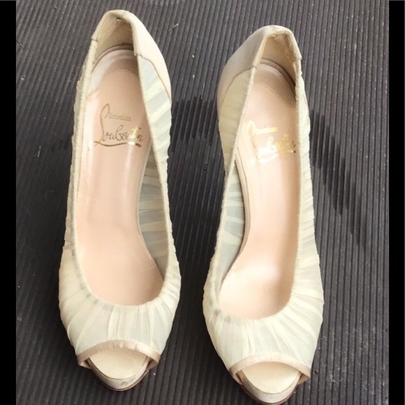 Authentic Christian Louboutin👠♥️💋.. - Picture 4 of 11